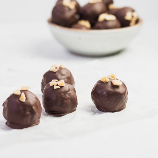 Raw Gingerbread Truffles