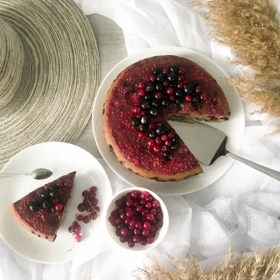 Summer pie with currants