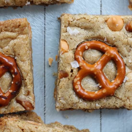 Salted Butterscotch Pretzel Blondie