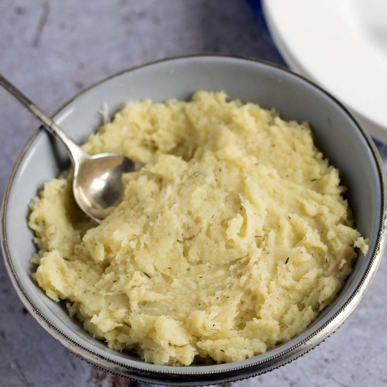 Creamy vegan mashed parsnips