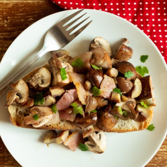 Mushrooms with chestnuts & bacon