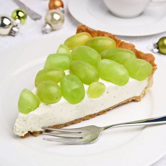 Grape and Bavarian cream tart