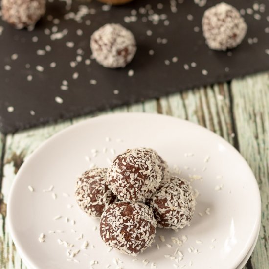 Mum’s No-Bake Chocolate Snowballs