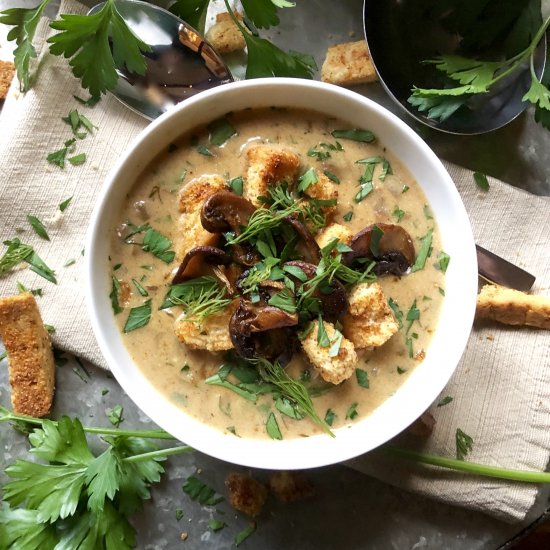 hearty hungarian mushroom soup