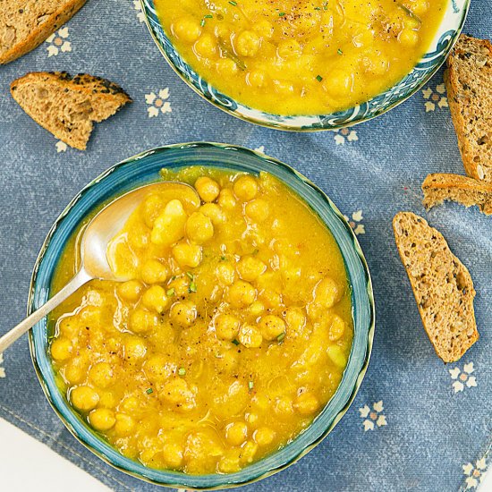 Creamy chickpea soup with squash