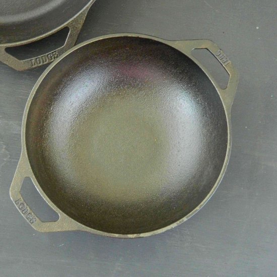 Traditional Seasoning Cast Iron Pan