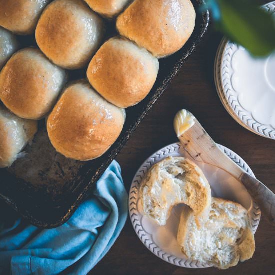 No-Knead Vegan Dinner Rolls