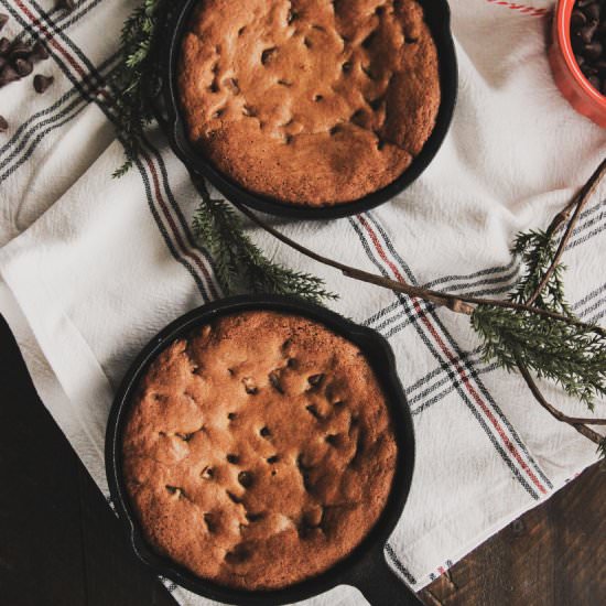 Gingerbread Skillet Cookie