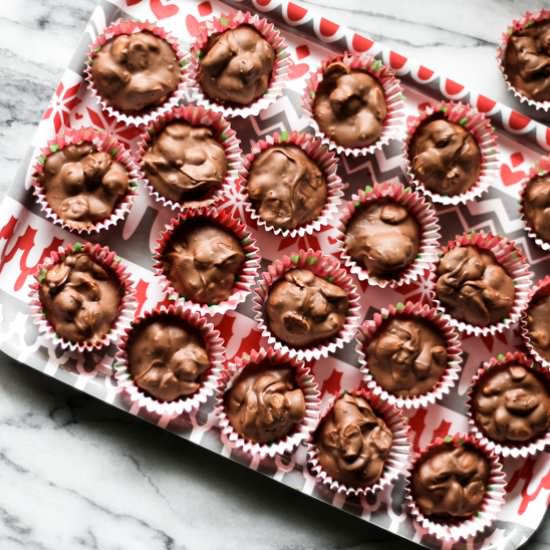 Crock Pot Candy Peanut Clusters