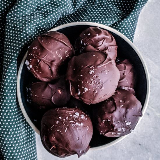 Healthyish peanut butter balls