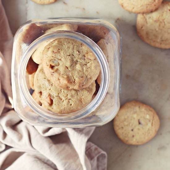 Crisp Almond Cookies