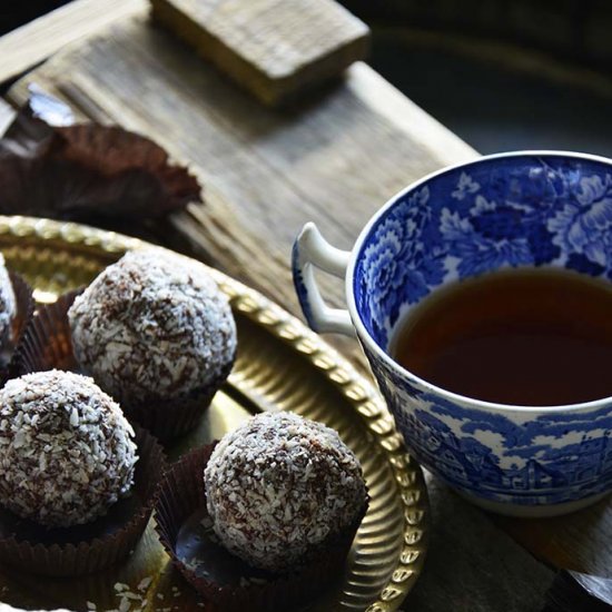 Low Carb Chocolate Rum Balls