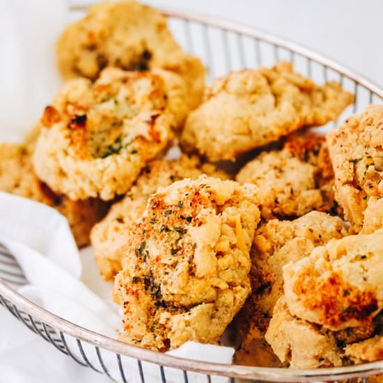 Vegan Garlic Cheddar Biscuits