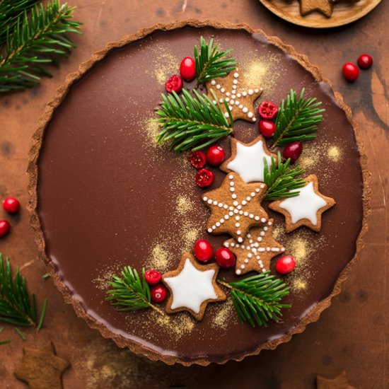 Gingerbread amaretto tart