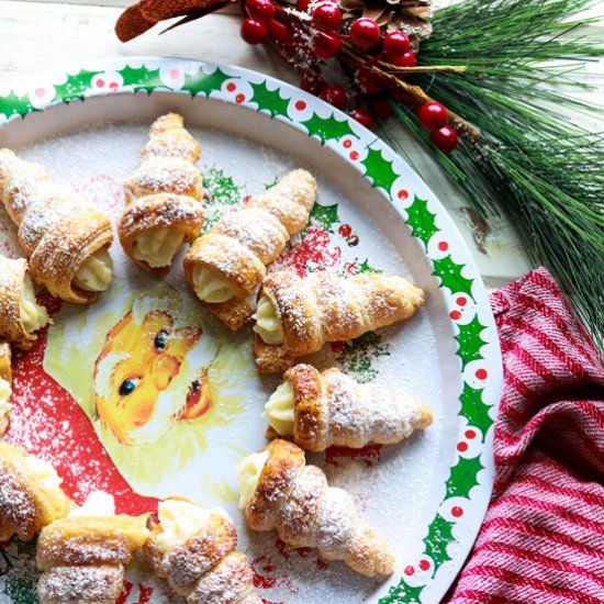 Puff Pastry Mini Cannoli Cones