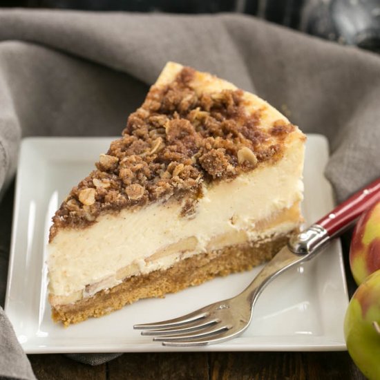 Apple Crisp Cheesecake