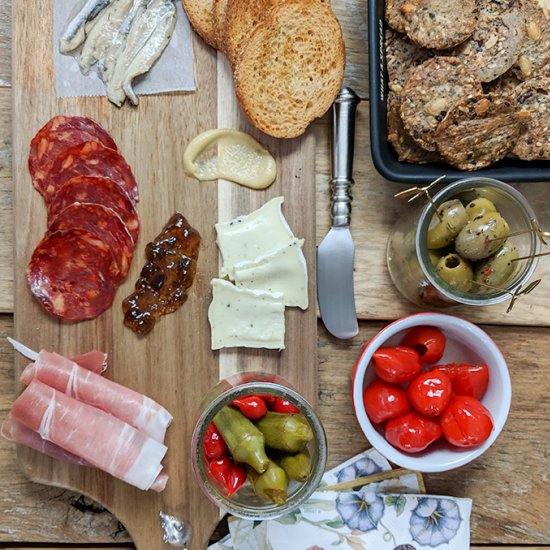 How To Make A Charcuterie Board