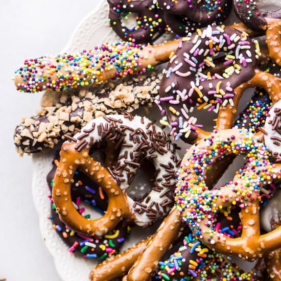 Chocolate Dipped Pretzels