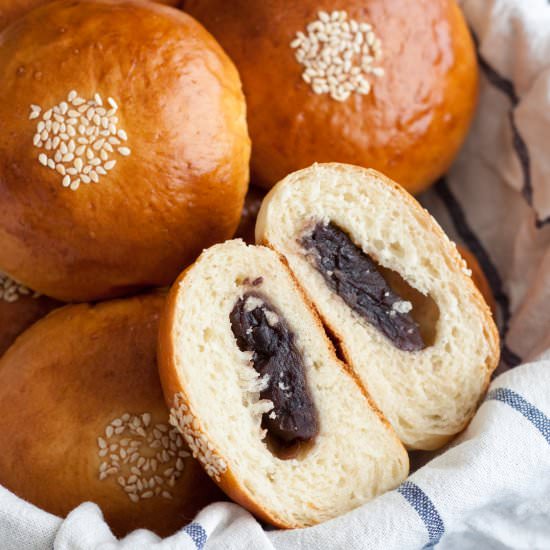 Anpan (red bean bun)