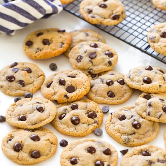 Almond Flour Chocolate Chip Cookies