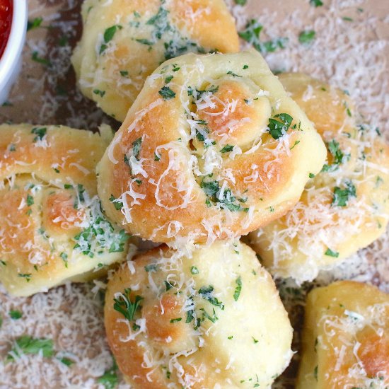 Easy Garlic Parmesan Knots