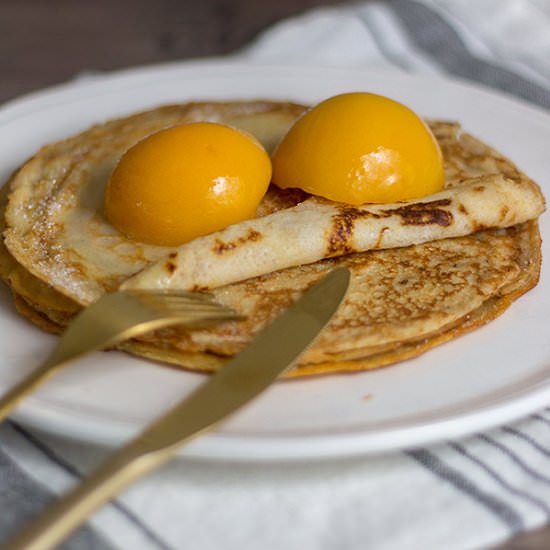 Pancakes with peaches