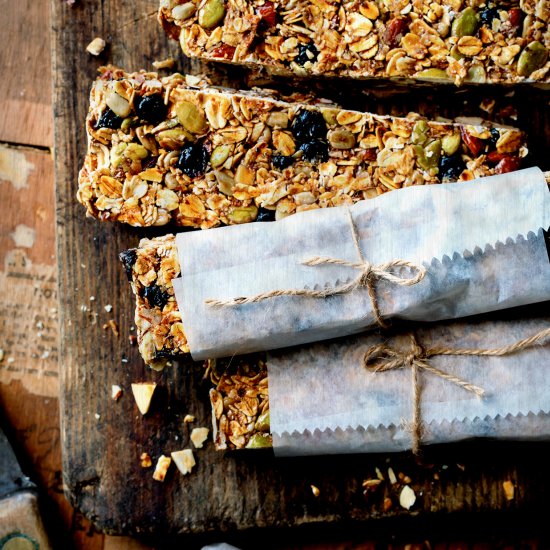 Chewy Blueberry Granola Bars