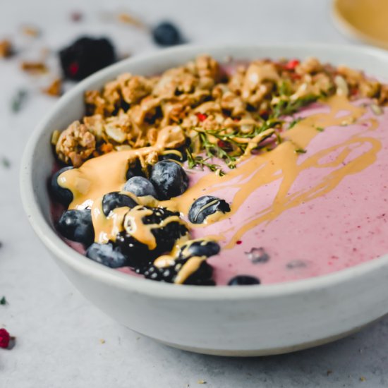 Winter Berry Ginger Smoothie Bowls