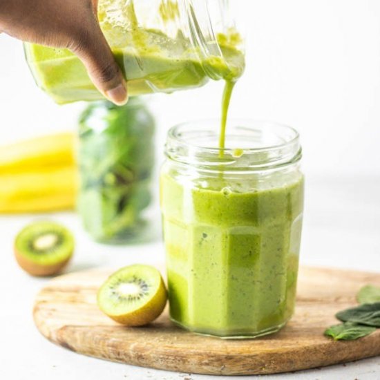 This simple healthy green smoothie