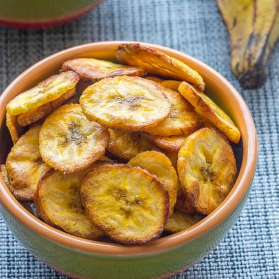 Baked plantain chips