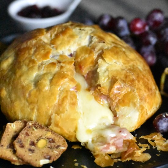 Baked Brie in Puff Pastry