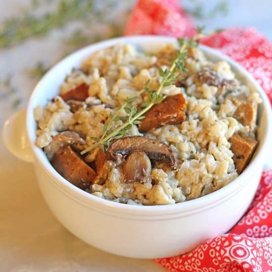 Creamy vegan risotto with mushrooms