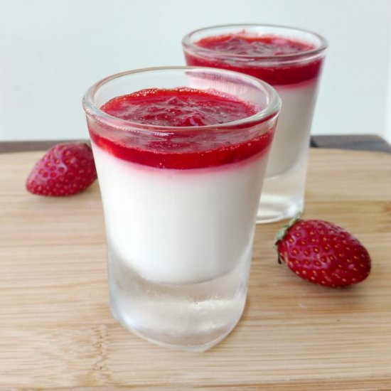 Honey Pannacotta with berry compote