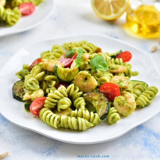 Shrimp, zucchini and pesto pasta