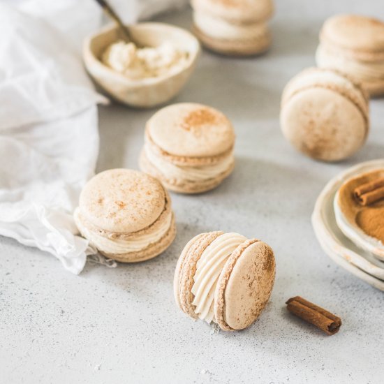 Cinnamon Roll Macarons