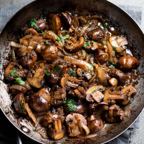 garlic butter mushrooms and onions