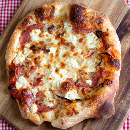 Salami Pizza