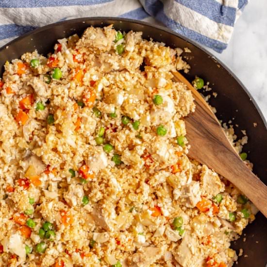 Cauliflower fried rice with chicken