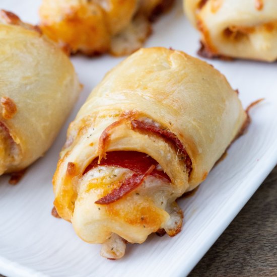 Easy Pepperoni Rolls