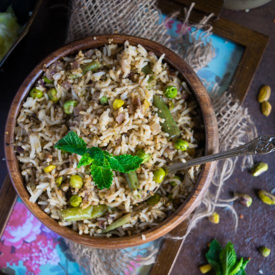 Mint Pistachio Vegetable Rice