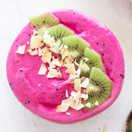 Low FODMAP Dragon Fruit Bowl