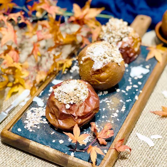 Baked apples with rye flakes honey