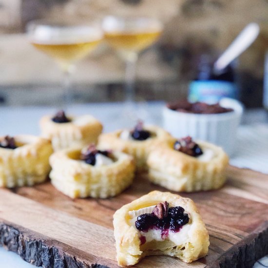 Brie & Jam Puff Pastry Bites