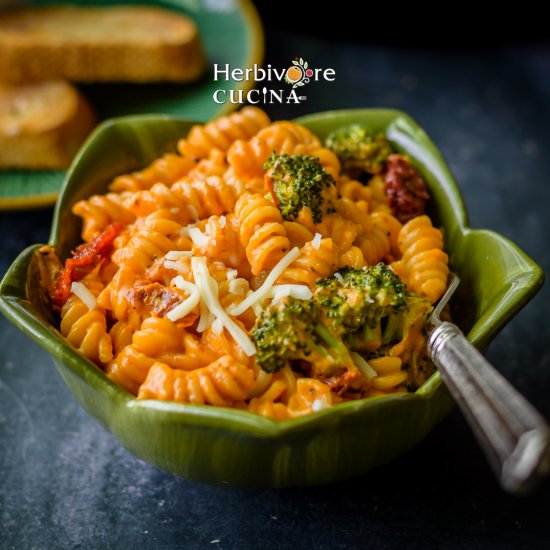 Instant Pot Creamy Red Sauce Pasta