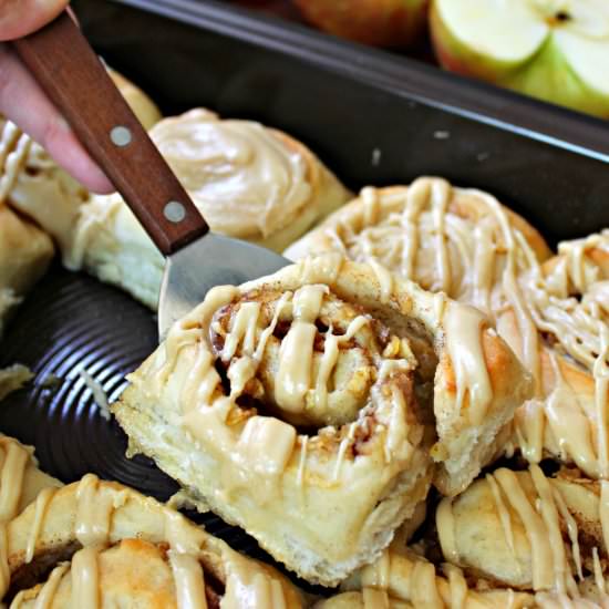 Easy Caramel Apple Cinnamon Rolls