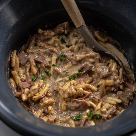 Slow Cooker Beef And Noodles