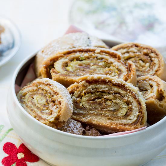 Vegan Cookie Roll with Dates