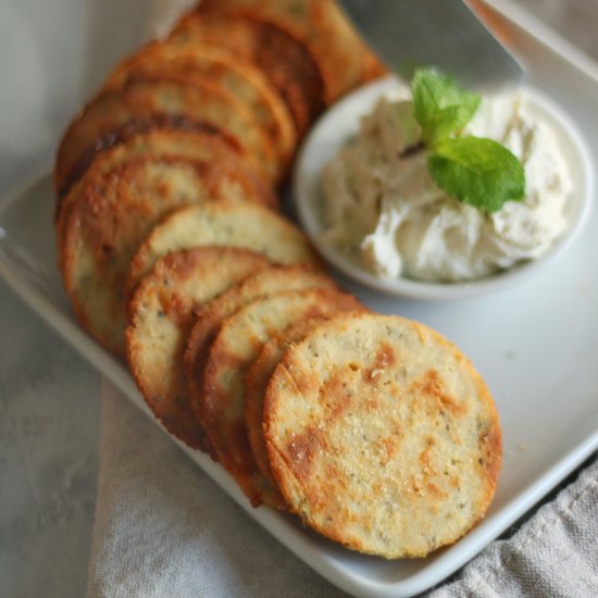 Keto Herb and Garlic Crackers