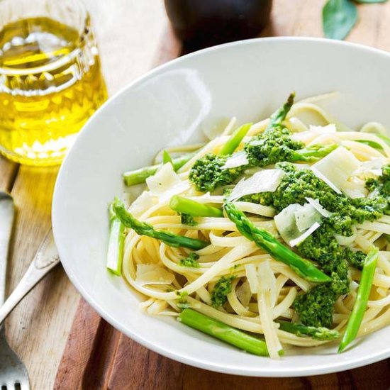 Fettuccine in Asparagus Pesto