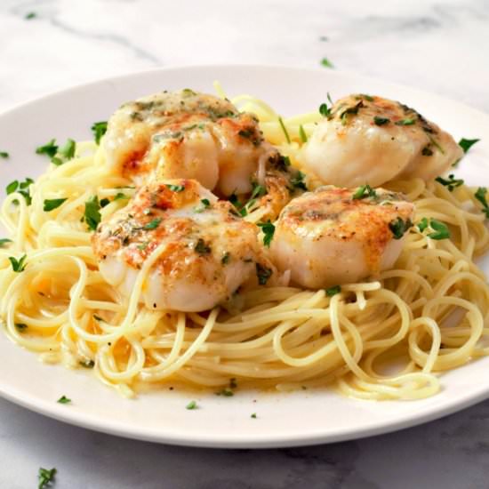 Baked Sea Scallops and Pasta